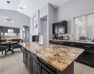 1400 Castle Crest Drive - Photo Thumbnail 23