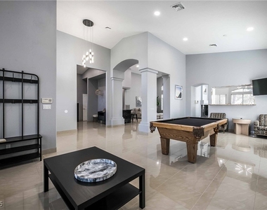 1400 Castle Crest Drive - Photo Thumbnail 6