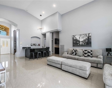 1400 Castle Crest Drive - Photo Thumbnail 14