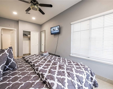 1400 Castle Crest Drive - Photo Thumbnail 45