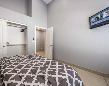 1400 Castle Crest Drive - Photo Thumbnail 40