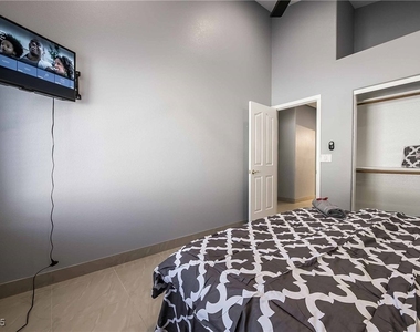 1400 Castle Crest Drive - Photo Thumbnail 43