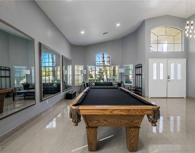 1400 Castle Crest Drive - Photo Thumbnail 4