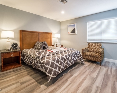 3955 Savoy Court - Photo Thumbnail 2