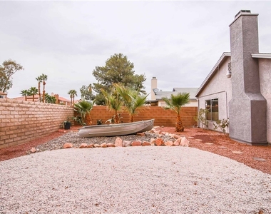 7399 Topeka Drive - Photo Thumbnail 25