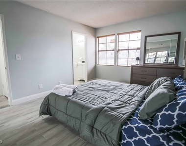 7399 Topeka Drive - Photo Thumbnail 17