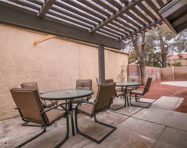 7399 Topeka Drive - Photo Thumbnail 22