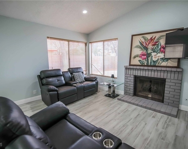 7399 Topeka Drive - Photo Thumbnail 4