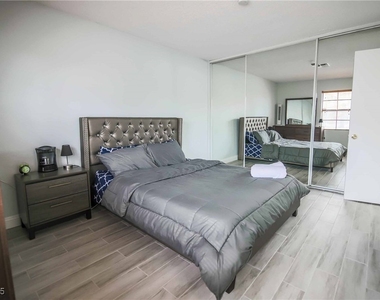 7399 Topeka Drive - Photo Thumbnail 16