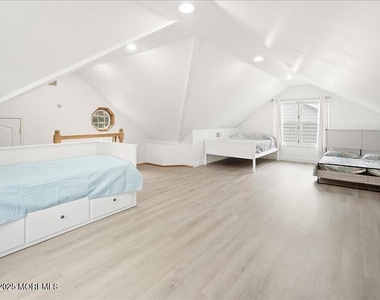 552 Prospect Avenue - Photo Thumbnail 12