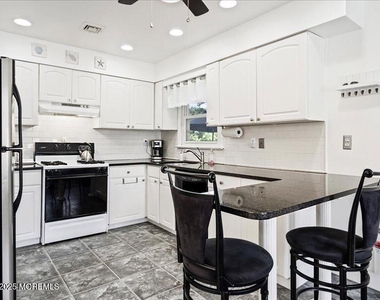 552 Prospect Avenue - Photo Thumbnail 1