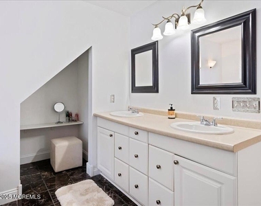 552 Prospect Avenue - Photo Thumbnail 11