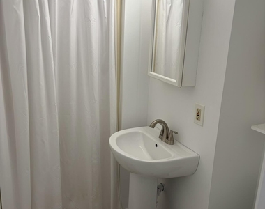 4 Camden Avenue - Photo Thumbnail 12