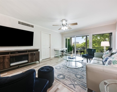 773 Jeffery Street - Photo Thumbnail 8