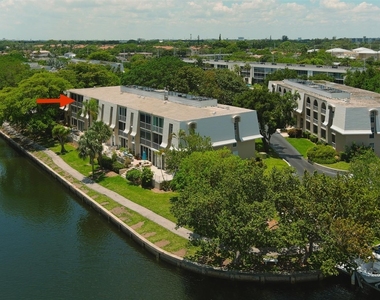 773 Jeffery Street - Photo Thumbnail 2