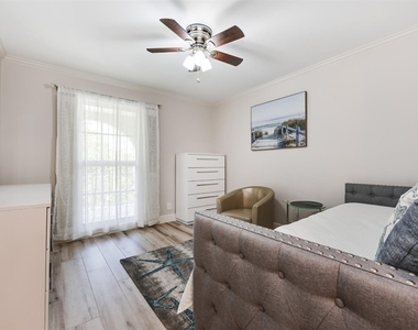 773 Jeffery Street - Photo Thumbnail 13