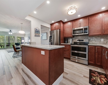 773 Jeffery Street - Photo Thumbnail 3