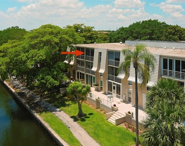 773 Jeffery Street - Photo Thumbnail 17