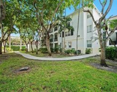3205 Ne 184th Street - Photo Thumbnail 2