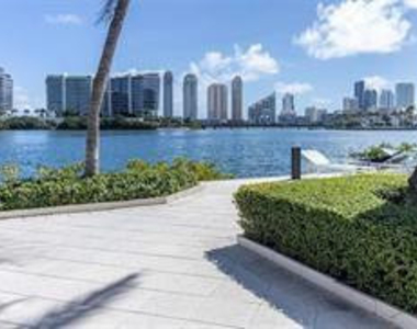 3205 Ne 184th Street - Photo Thumbnail 1