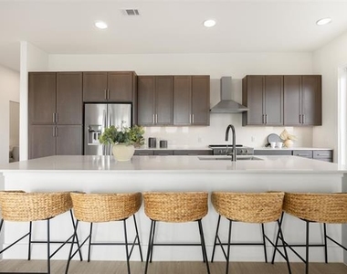 7532 East Grand Avenue - Photo Thumbnail 3