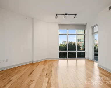 125 W Tremont Avenue - Photo Thumbnail 43