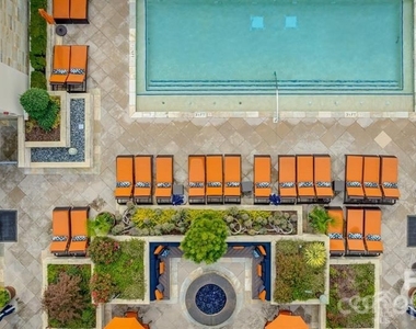 125 W Tremont Avenue - Photo Thumbnail 17