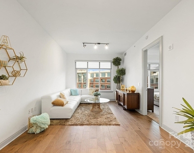 125 W Tremont Avenue - Photo Thumbnail 28
