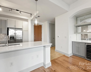 125 W Tremont Avenue - Photo Thumbnail 23