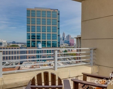 125 W Tremont Avenue - Photo Thumbnail 5