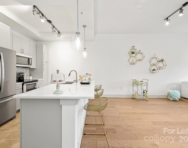 125 W Tremont Avenue - Photo Thumbnail 35