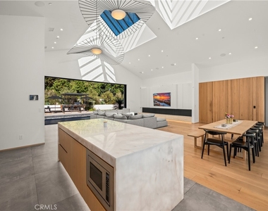 4874 Sun Valley Rd. - Photo Thumbnail 8