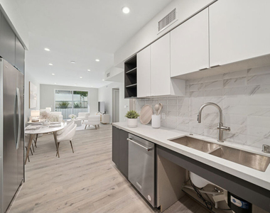 1051 S Corning Street - Photo Thumbnail 6