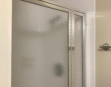 445 Saxony Way - Photo Thumbnail 8