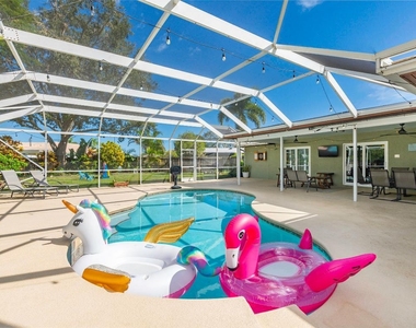 762 Se River Lane - Photo Thumbnail 2