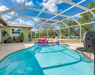 762 Se River Lane - Photo Thumbnail 7