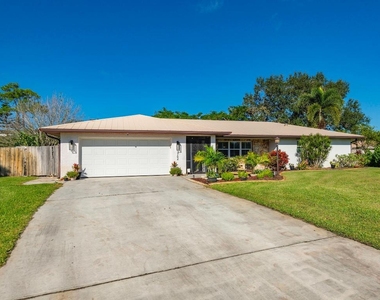 762 Se River Lane - Photo Thumbnail 1