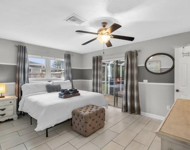 730 Se White Avenue - Photo Thumbnail 11