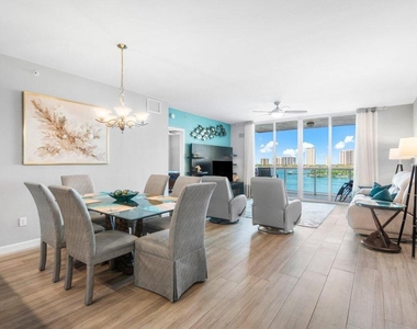 2640 Lake Shore Drive - Photo Thumbnail 8