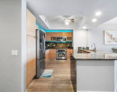 2640 Lake Shore Drive - Photo Thumbnail 20
