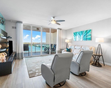 2640 Lake Shore Drive - Photo Thumbnail 12