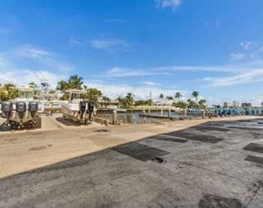 2640 Lake Shore Drive - Photo Thumbnail 56