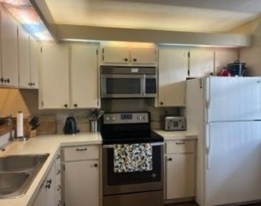 3826 Whitehall Drive - Photo Thumbnail 9