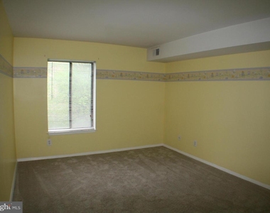 5817 Edson Lane - Photo Thumbnail 8