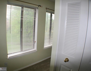 5817 Edson Lane - Photo Thumbnail 11