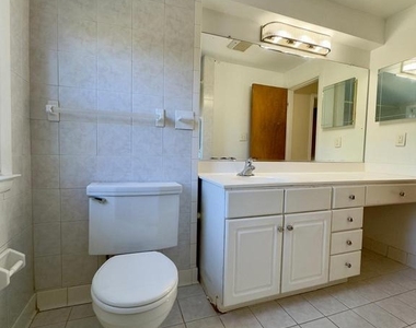 1011 Linden Avenue - Photo Thumbnail 4