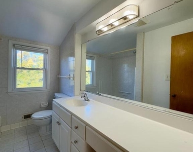 1011 Linden Avenue - Photo Thumbnail 2