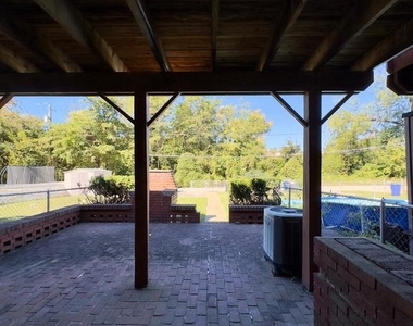 1011 Linden Avenue - Photo Thumbnail 15