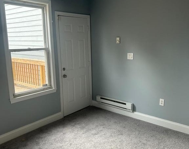 1169 Morse Street Ne - Photo Thumbnail 4
