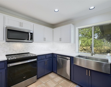 410 Hi Circle West - Photo Thumbnail 8